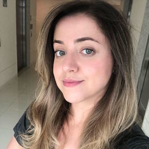 Meet your Posher, Ana caroline